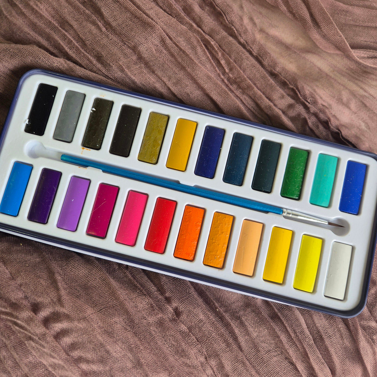 Watercolor paint set 24 colors